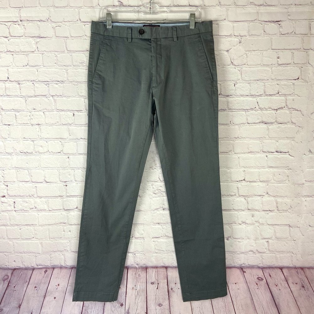 TM Lewin Men's Strech Gray Chinos. Size: 32R